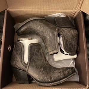 Ariat women’s size 10 Dixon bootie